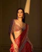 Rashi Khanna Latest Glam Pics